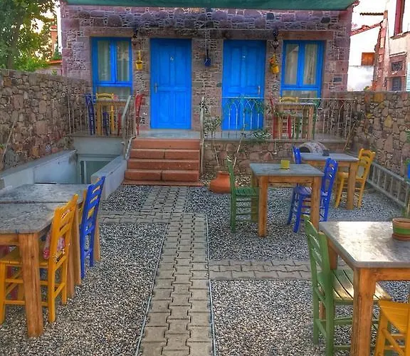 坤阿达酒店 * Ayvalı